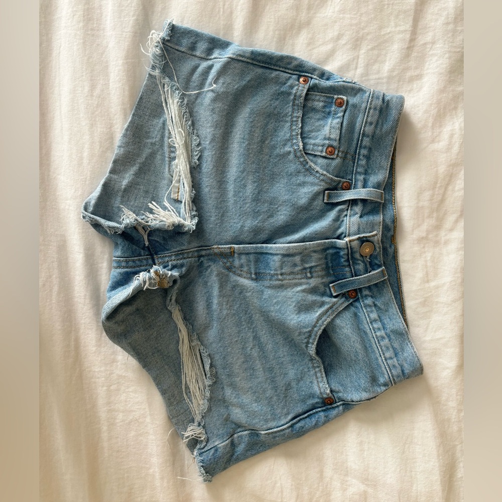 Levi’s 305 high rise jean shorts